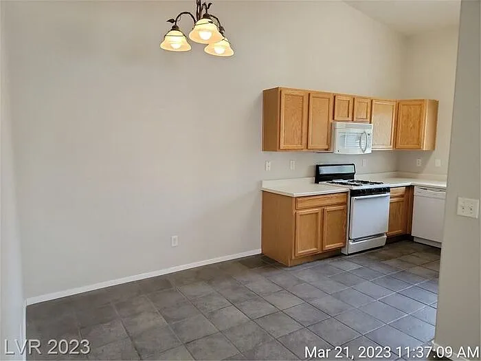 2152 Quarry Ridge St #202 — Photo 5