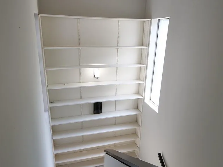 9526 Val Verde St — Photo 20