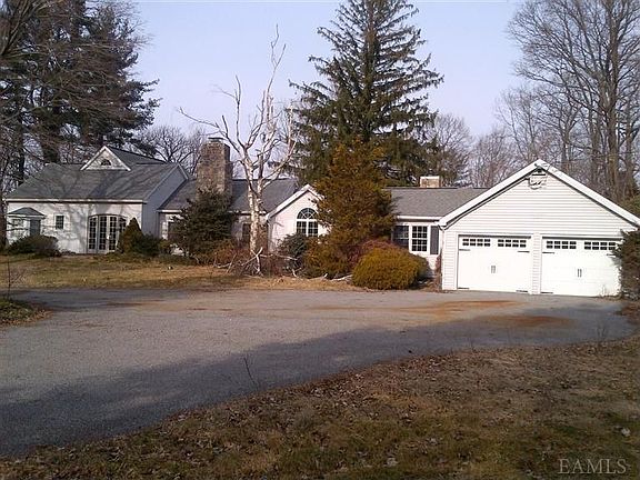 3rd image of 11 Lakeview Dr