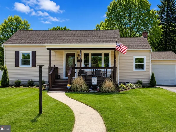 317 Pine St, Absecon, NJ 08201