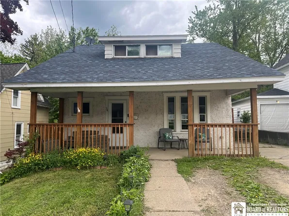 36 Burgess St, Silver Creek, NY 14136