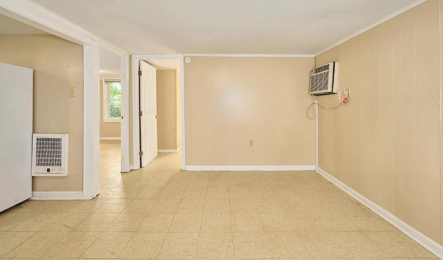 2 bed, 1.0 bath, 720 sqft, $1,000 — Photo 3