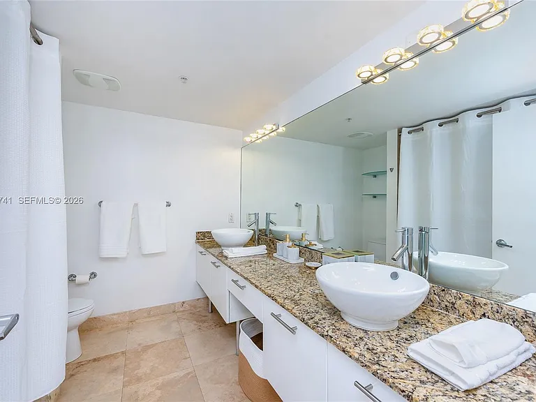 41 SE 5th St #1508 — Photo 15