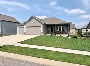 4206 Windward Dr, Saint Joseph, MO 64505