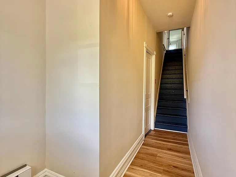 451 W 2nd St — Photo 2