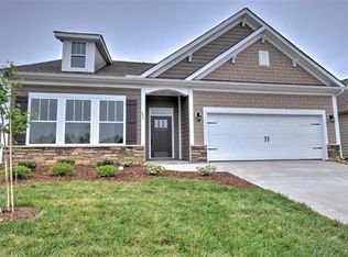 686 Summerfield Pl #122, Flat Rock, NC 28731