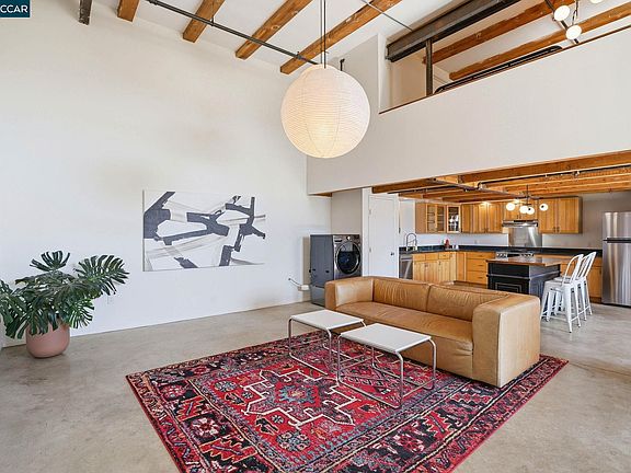 3rd image of 1920 Union St #8