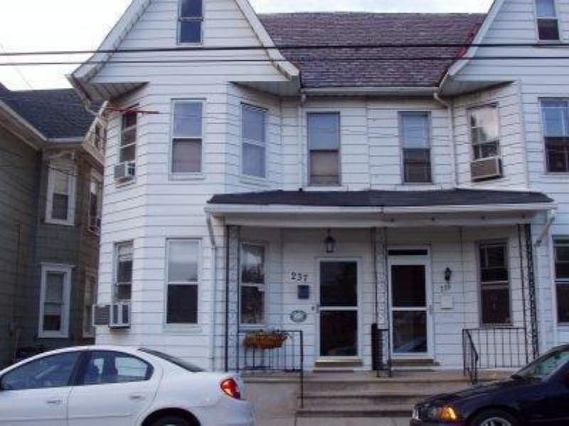 2nd image of 237 E Garrison St