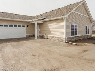 1437 River Park Ln, Waterville, OH 43566