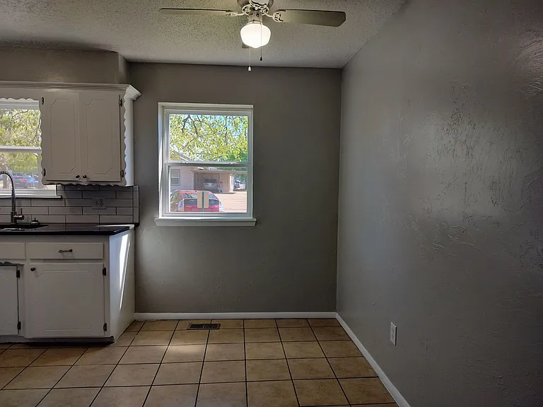 301 N University Dr #7 — Photo 6