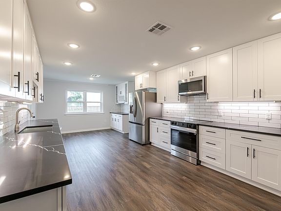 2nd image of 116 Rosedown St