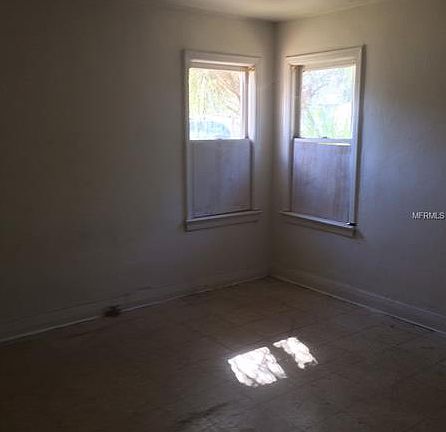 5th image of 130 W Park Ave