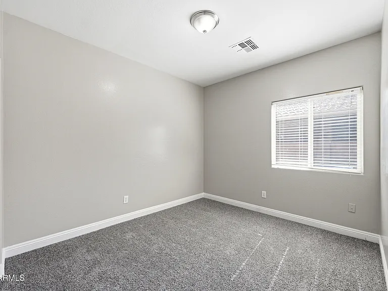 1759 W Paisley Dr — Photo 2