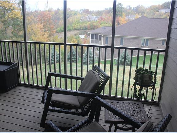 4th image of 874 Winterhaven Ct