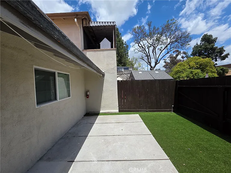 12401 Archwood St #1 — Photo 26