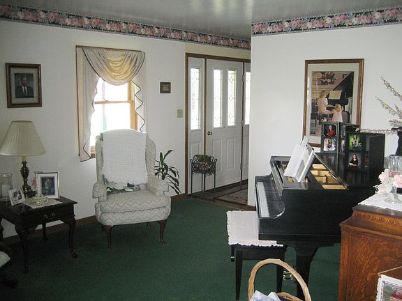 3rd image of 228 Meadow Brook Dr
