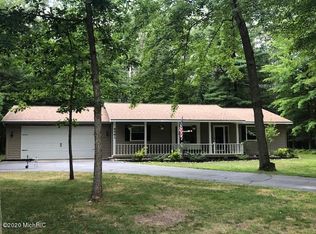 6841 White Pine Dr, Stanwood, MI