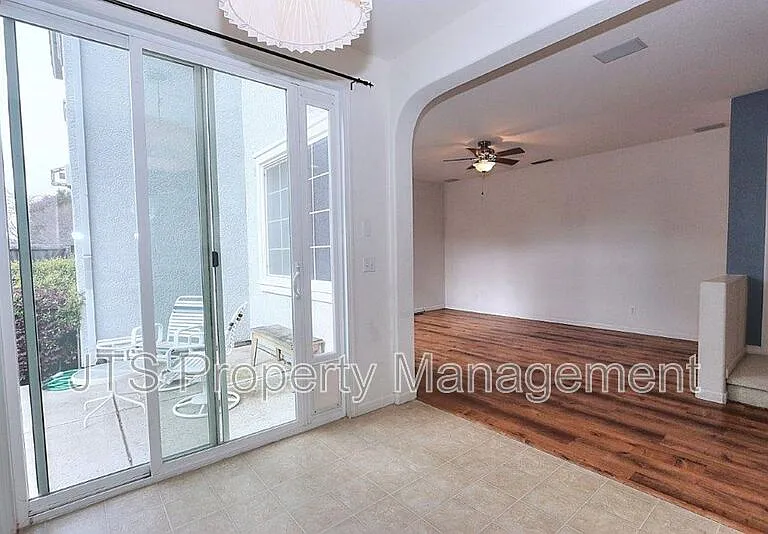 10921 Oakham Dr — Photo 11
