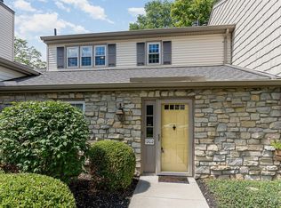 1202 Shakertown Ct, Cincinnati, OH 45242