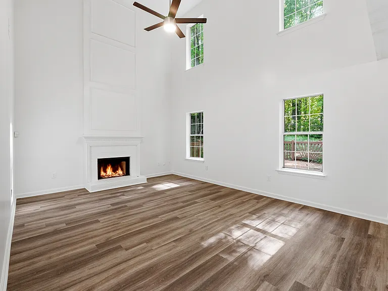 1369 Lamont Dr SW — Photo 7