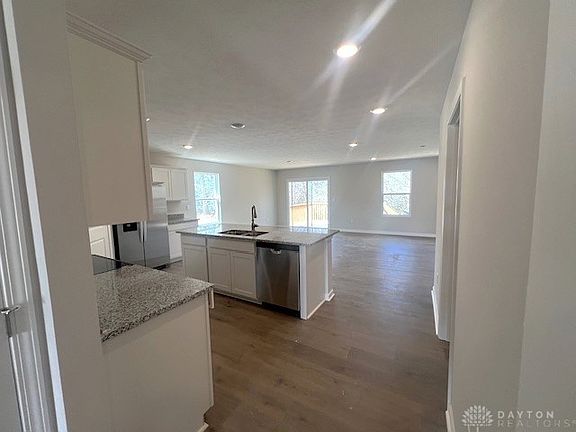 5th image of 1241 Baybury Ave