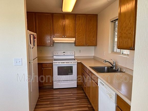 3rd image of 110 Woodward Ave