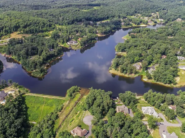 22 Meadow Way, Ridgeley, WV 26753