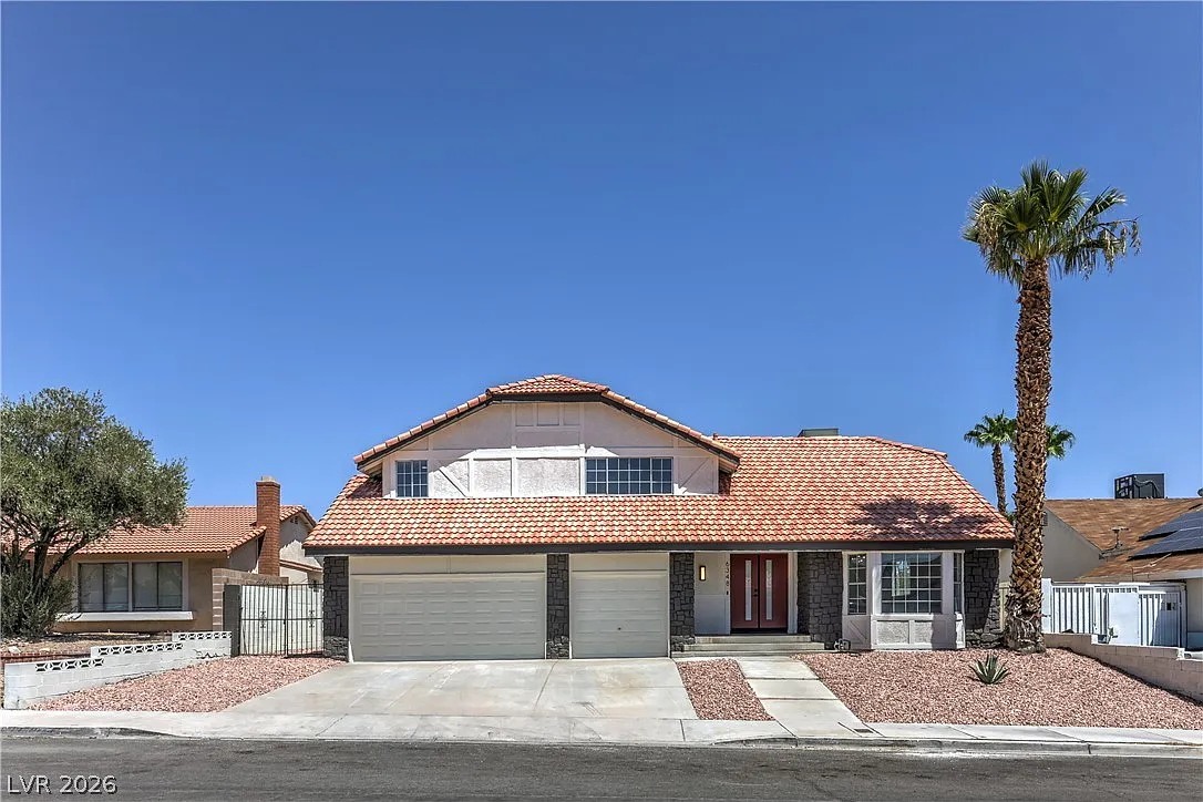 4 bed, 3.0 bath, 2432 sqft, $3,950 — Photo 2