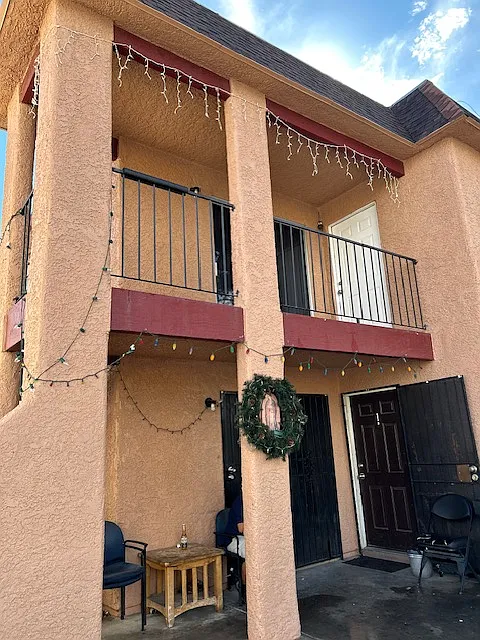 2 bed, 929 sqft, $1,200 — Photo 2