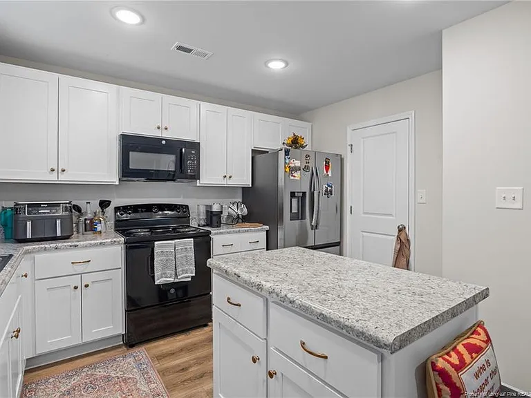 157 Presley St — Photo 32