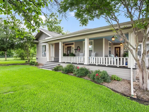 205 W 11th St, Ferris, TX 75125