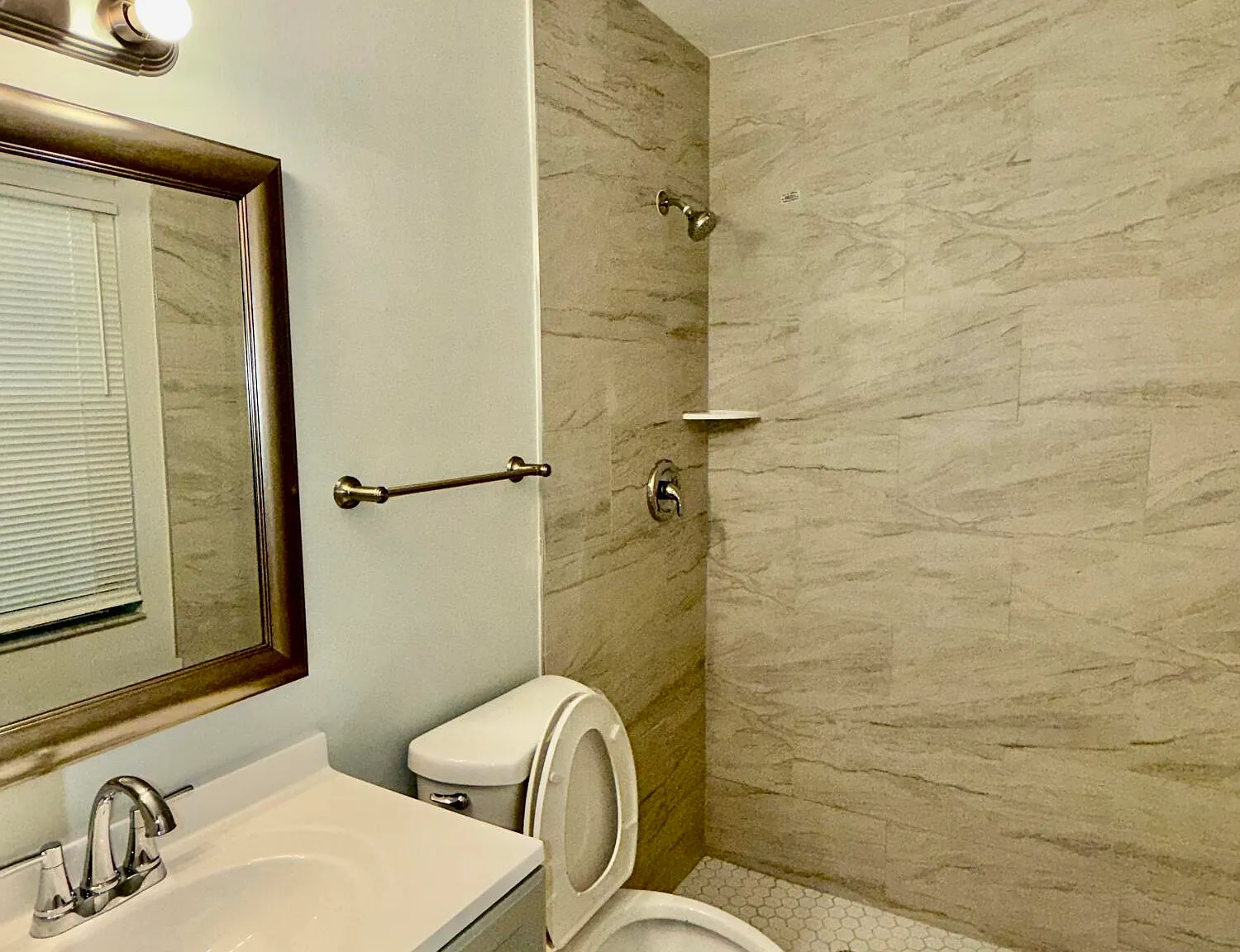 3 bed, 1635 sqft, $3,200 — Photo 3