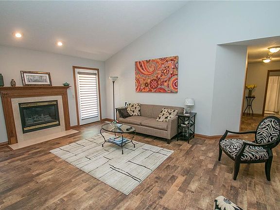 3rd image of 2400 Winesap Dr