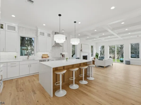 13 Harding Pl, Livingston Twp., NJ 07039