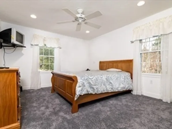 367 Rockland St #1, Abington, MA 02351