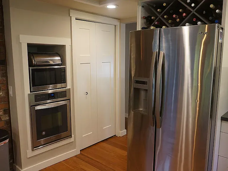 3 bed, 2180 sqft, $3,645 — Photo 2