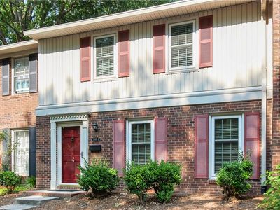 3997 E Valley Ct Unit B, Winston Salem, NC, 27106