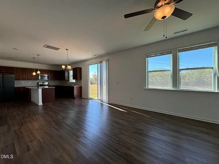 913 Briar Gate Dr — Photo 16