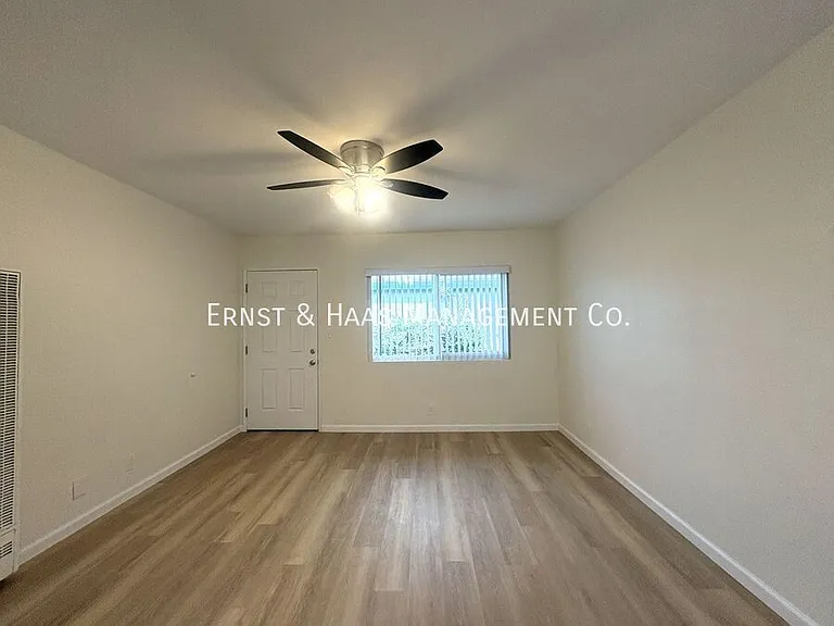 1615 Rose Ave #9 — Photo 4