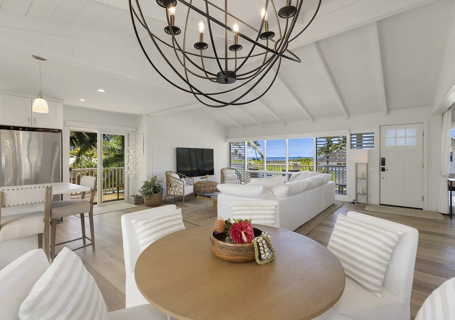 Private Luxury Home, Steps from the Beach w/ AC: Ranch Beach House Estate — Photo 2