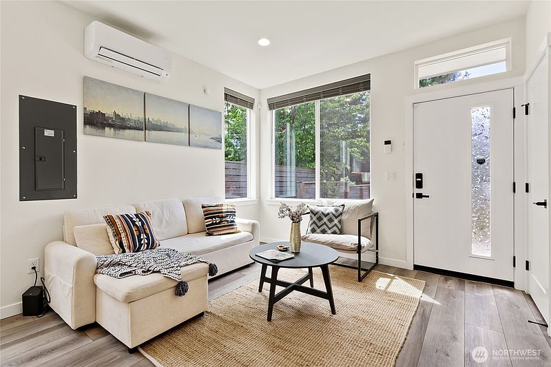 5th image of 10306 Midvale Avenue N #A