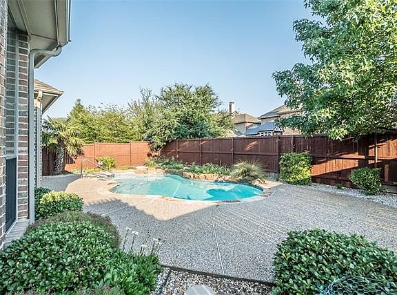 3rd image of 7705 Glenwood Springs Ln
