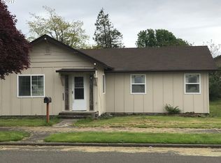 2525 5th St, Tillamook, OR 97141