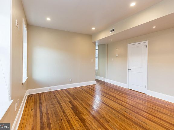 5th image of 4623 Sansom St #B