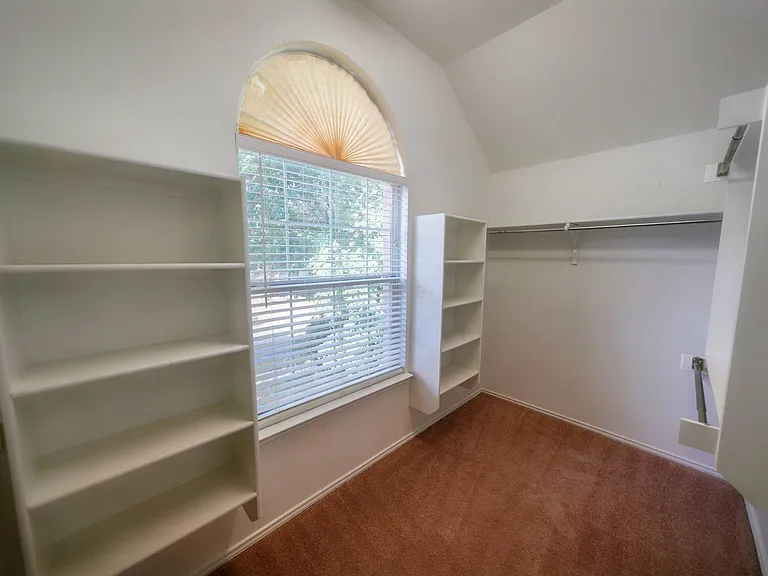 4736 Green Bluff Dr — Photo 39
