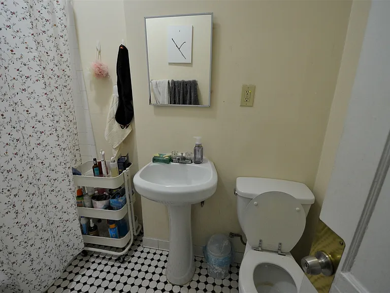 13 Haviland St #2R — Photo 9