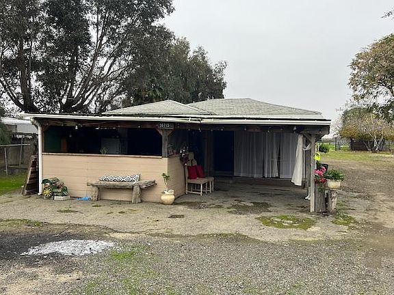 2nd image of 35715 W Gettysburg Ave