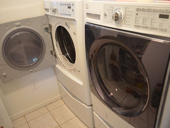 3rd image of 2135 N Courtenay Pkwy APT B117