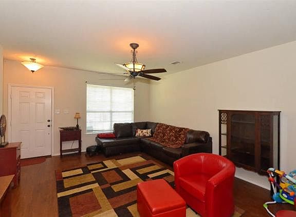 3rd image of 537 Leatherman Dr