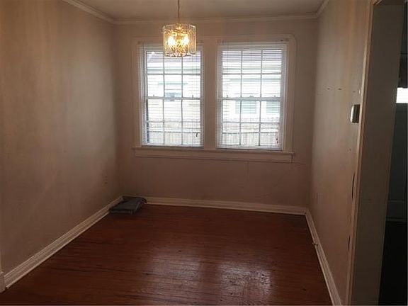 3rd image of 3825 Catherine Ave
